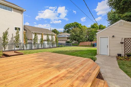 5533 Thomas Avenue S, Minneapolis, MN 55410