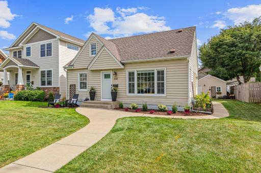 5533 Thomas Avenue S, Minneapolis, MN 55410
