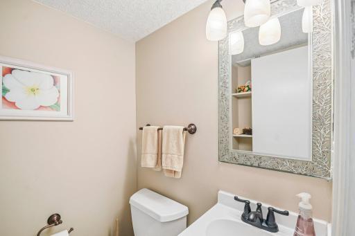 49-web-or-mls-800 Nightingale Blvd-S2209-049.jpg
