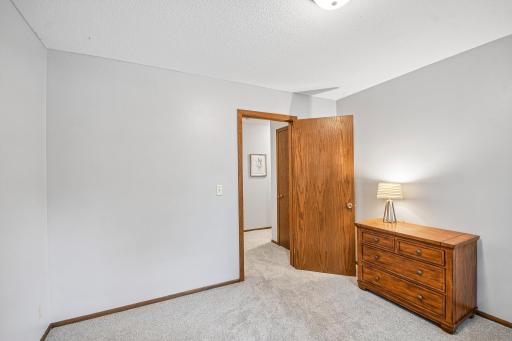 39-web-or-mls-800 Nightingale Blvd-S2209-039.jpg