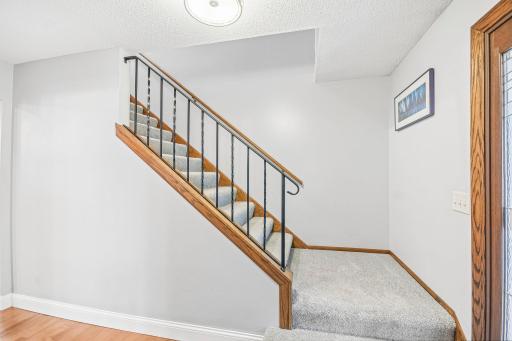 27-web-or-mls-800 Nightingale Blvd-S2209-027.jpg