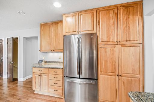 19-web-or-mls-800 Nightingale Blvd-S2209-019.jpg