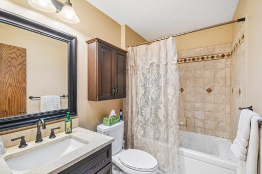 40-web-or-mls-800 Nightingale Blvd-S2209-040.jpg