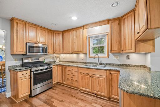 17-web-or-mls-800 Nightingale Blvd-S2209-017.jpg