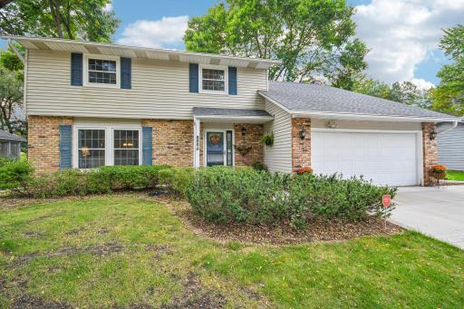 1-web-or-mls-800 Nightingale Blvd-S2209-001.jpg