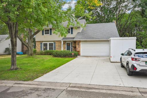 6-web-or-mls-800 Nightingale Blvd-S2209-006.jpg