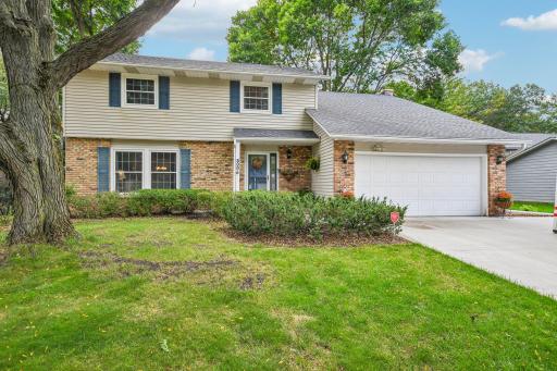 4-web-or-mls-800 Nightingale Blvd-S2209-004.jpg