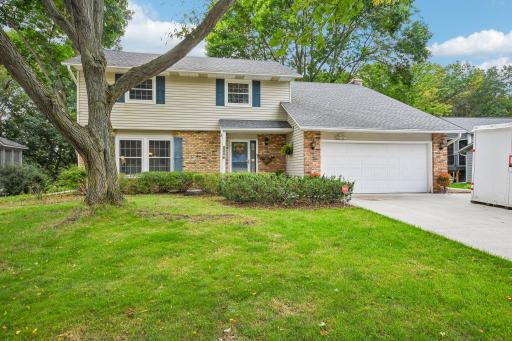 5-web-or-mls-800 Nightingale Blvd-S2209-005.jpg