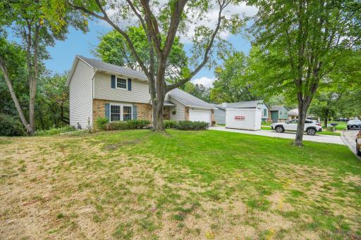 7-web-or-mls-800 Nightingale Blvd-S2209-007.jpg