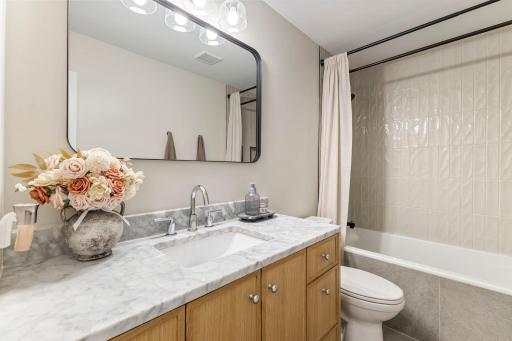 44-web-or-mls-17147 Gage Ave-278.jpg