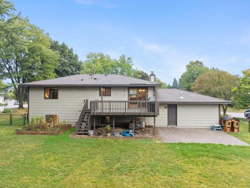 16-web-or-mls-17147 Gage Ave-143.jpg