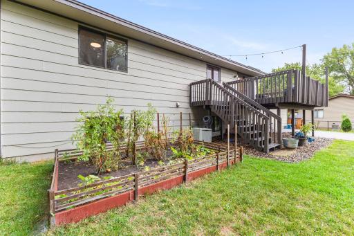 72-web-or-mls-17147 Gage Ave-54.jpg