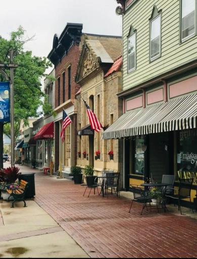 Enjoy the amenities of downtown White Bear Lake and shopping conveniences with just a short drive away.