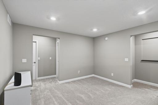 11008 Kingsview Lane N, Maple Grove, MN 55369