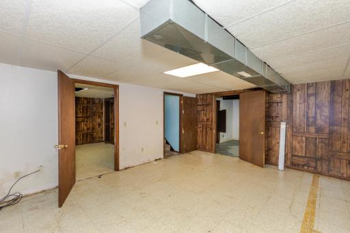 1915 18th Avenue S, Moorhead, MN 56560