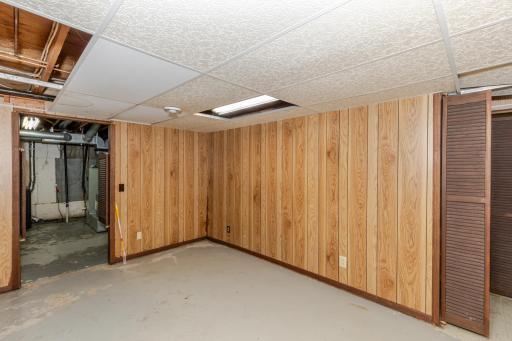 1915 18th Avenue S, Moorhead, MN 56560