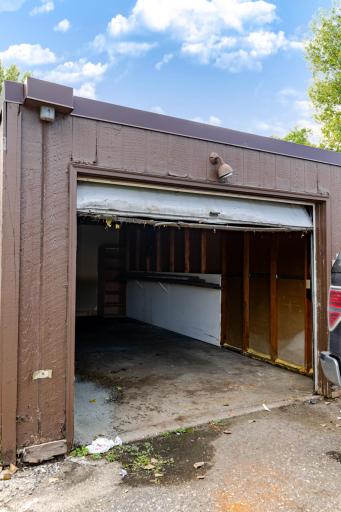 1915 18th Avenue S, Moorhead, MN 56560