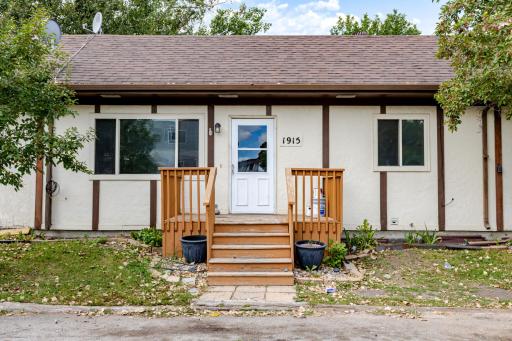 1915 18th Avenue S, Moorhead, MN 56560