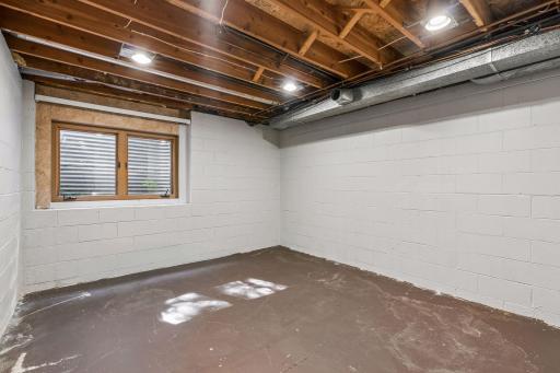 5027 Forest Glen Court - Spacecrafting - 0048.jpg