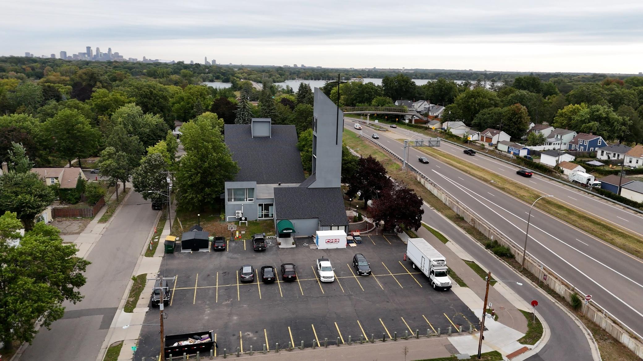 Great, high visibility location. Parking available both in the lot and on the street.