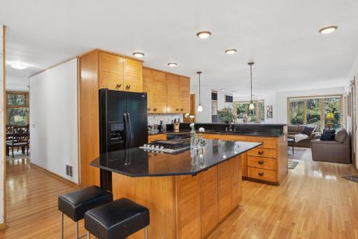 4166 Heatherton Place, Minnetonka, MN 55345