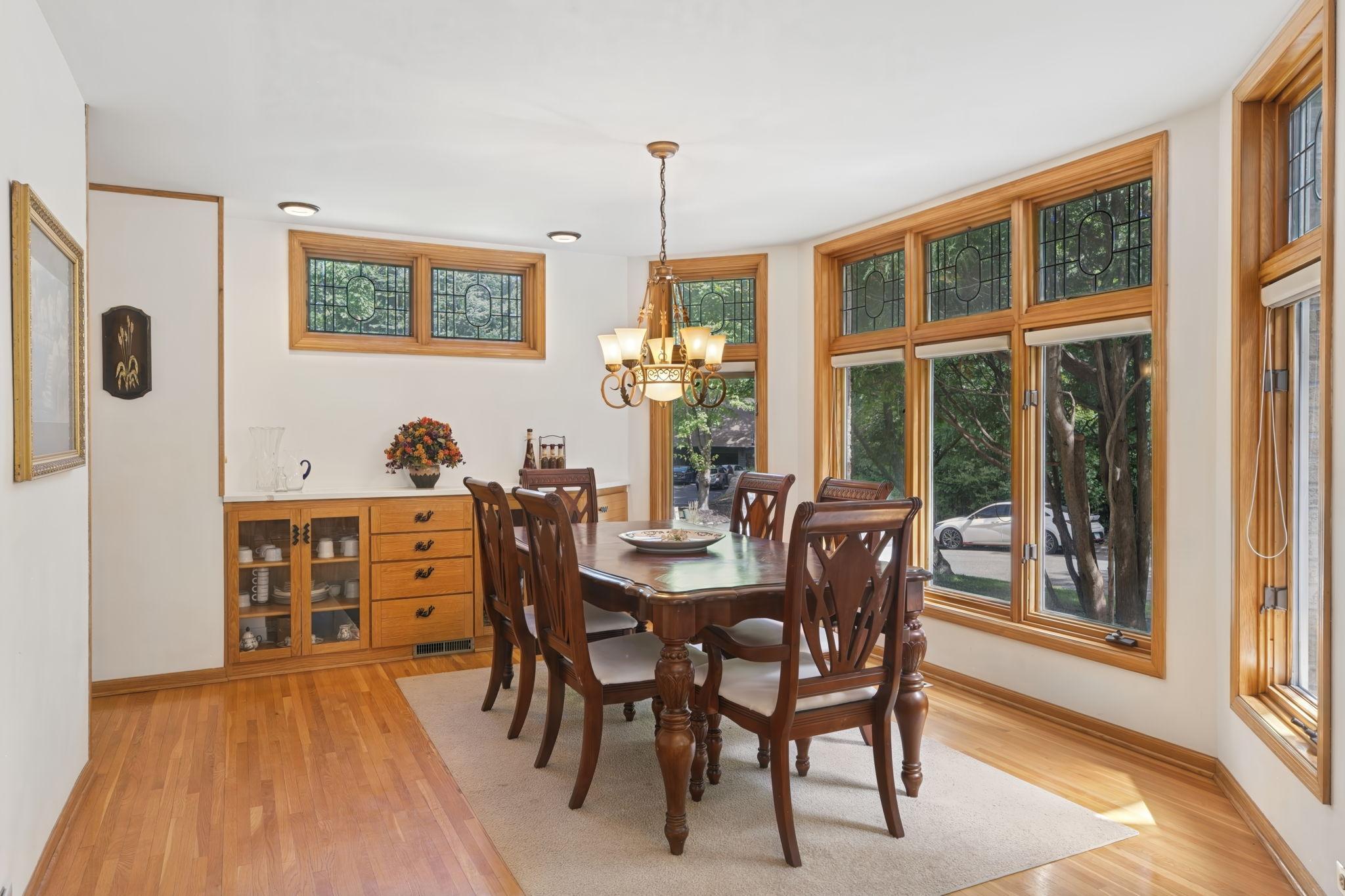 Separate, Formal Dining Room!