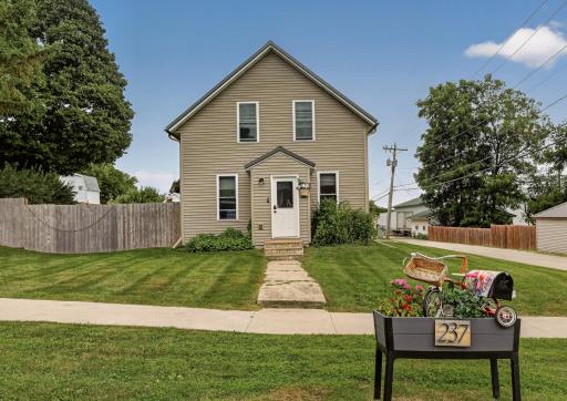 237 W 14th Street, Saint Charles, MN 55972