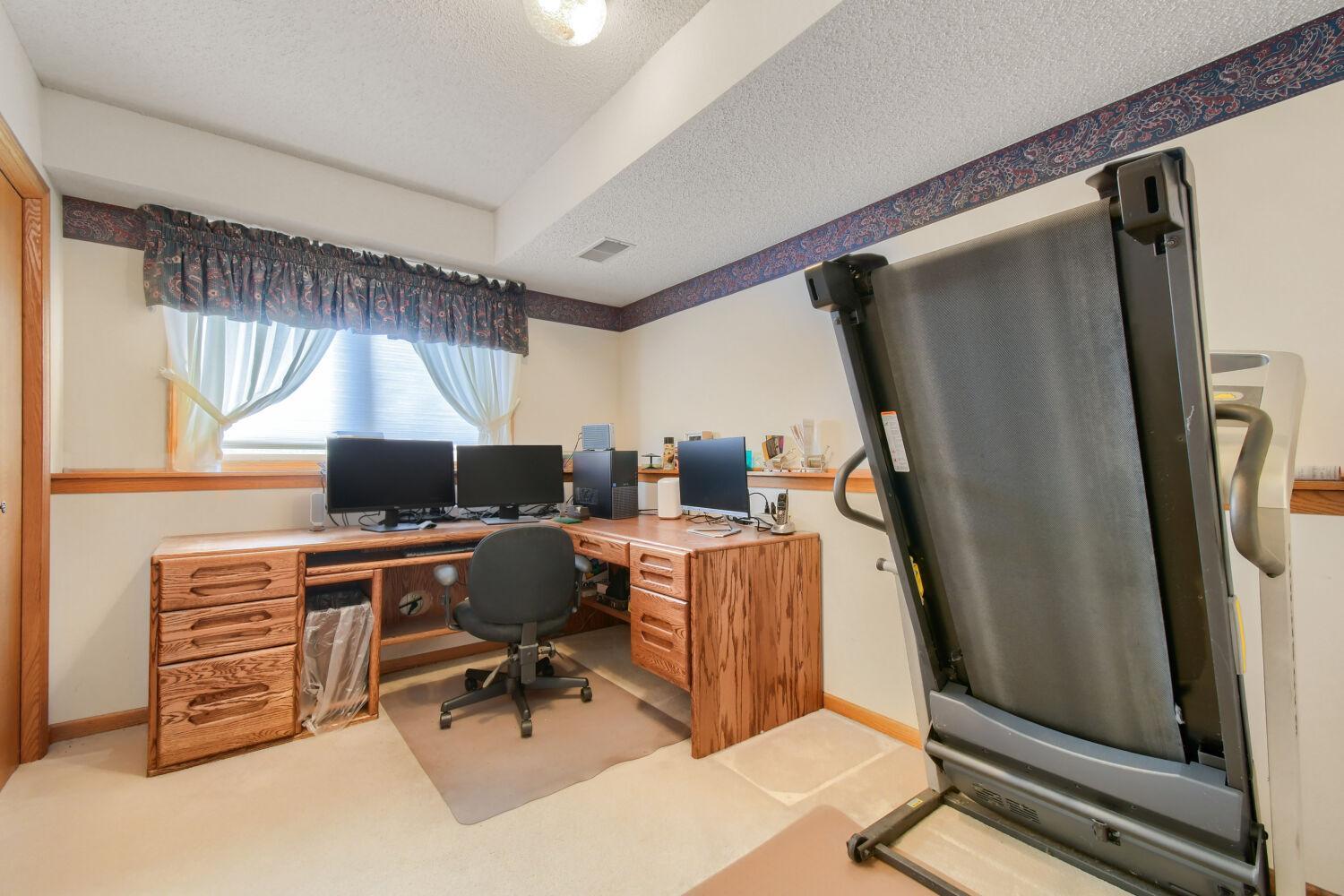 4670 Manor Drive - Web Quality - 006 - 06 Office.jpg