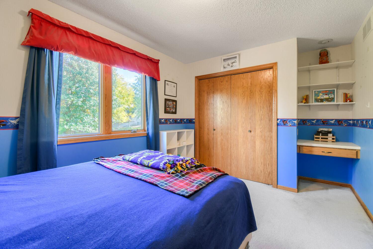 4670 Manor Drive - Web Quality - 023 - 23 Bedroom.jpg