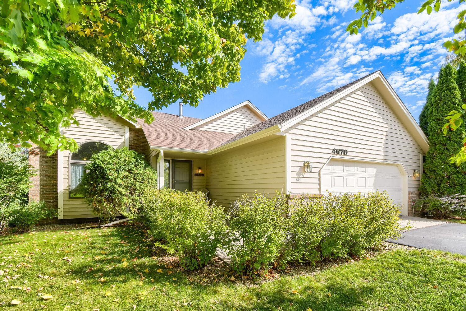 4670 Manor Drive - Web Quality - 002 - 02 Exterior Front.jpg