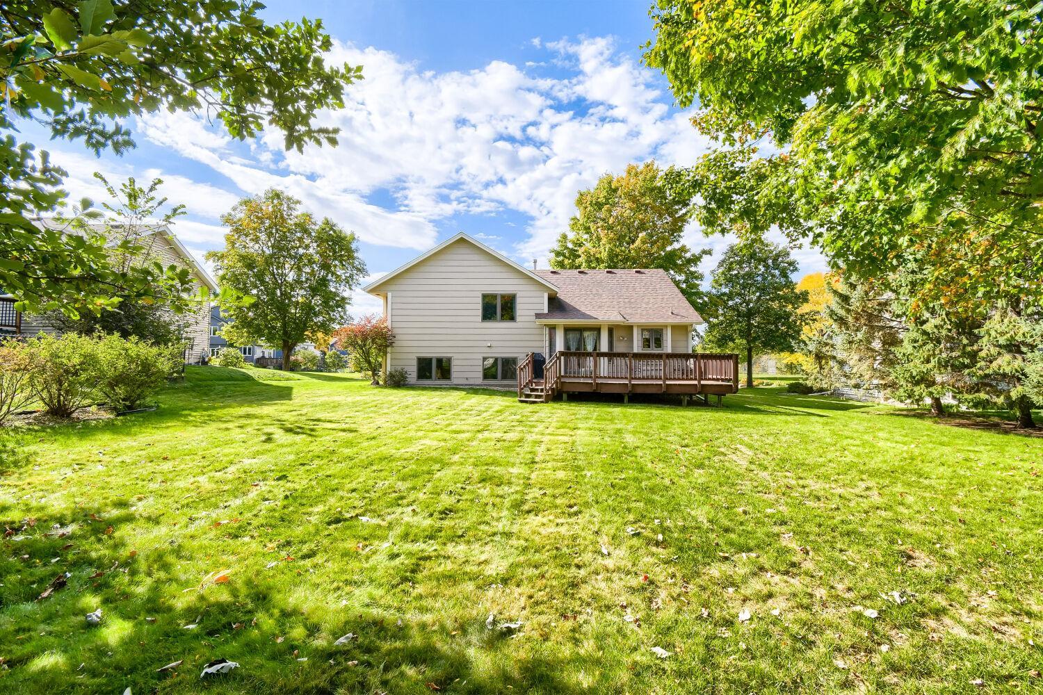 4670 Manor Drive - Web Quality - 025 - 25 Exterior Rear.jpg