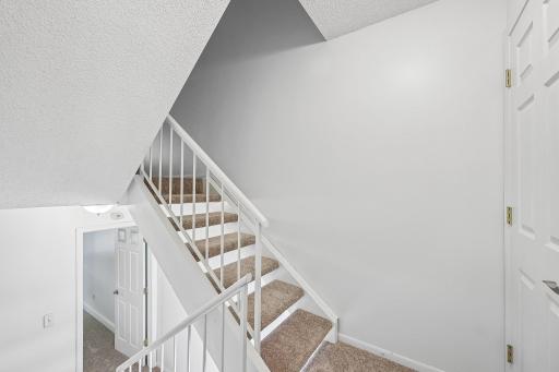 14-web-or-mls-Meadowlark Ln-S1309-022.jpg
