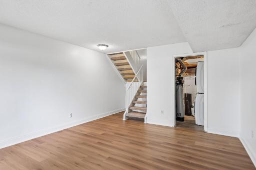 31-web-or-mls-Meadowlark Ln-S1309-041.jpg