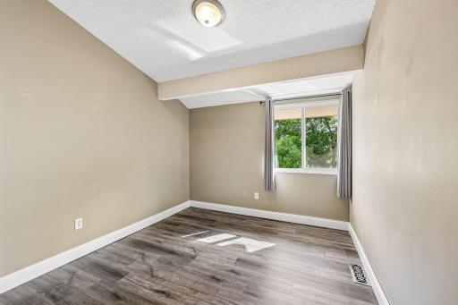 19-web-or-mls-Meadowlark Ln-S1309-030.jpg