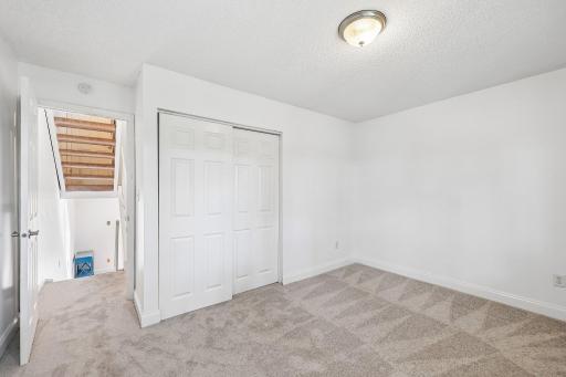 16-web-or-mls-Meadowlark Ln-S1309-033.jpg