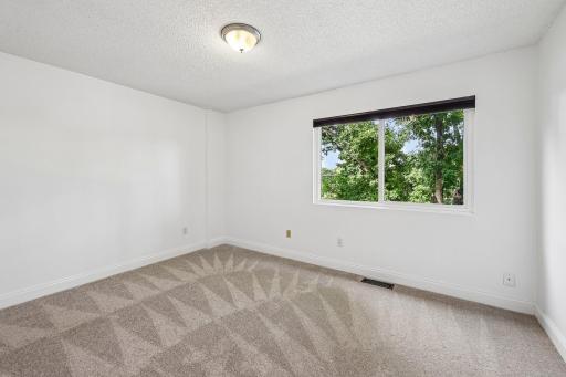 15-web-or-mls-Meadowlark Ln-S1309-032.jpg