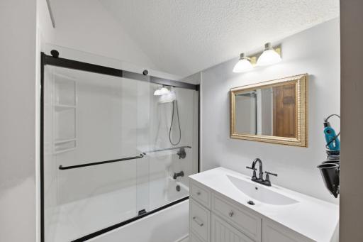 5994 425th St - Upper Level Full Bathroom with New Shower/Tub, Cabinets/Countertop, & Toilet