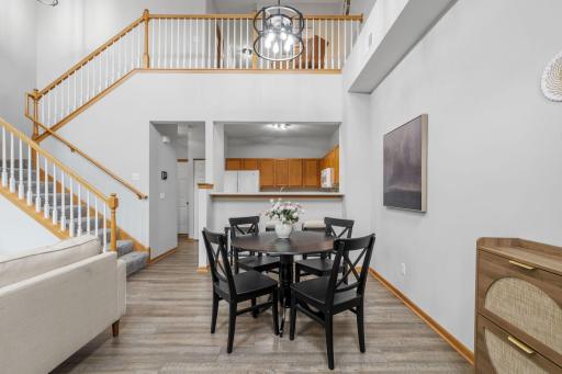 713 Cobblestone Way, Shakopee, MN 55379