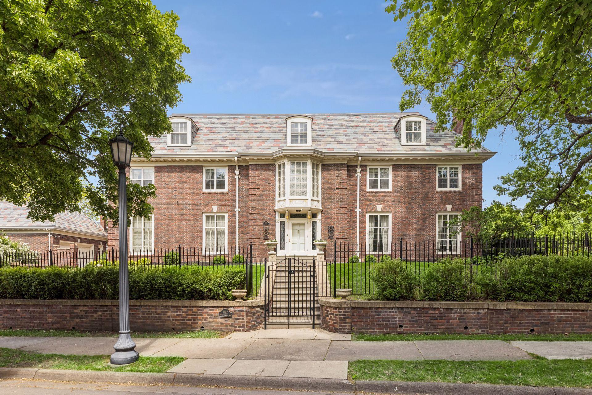 Property photo for 1122 Mount Curve Avenue, Minneapolis, MN 55403