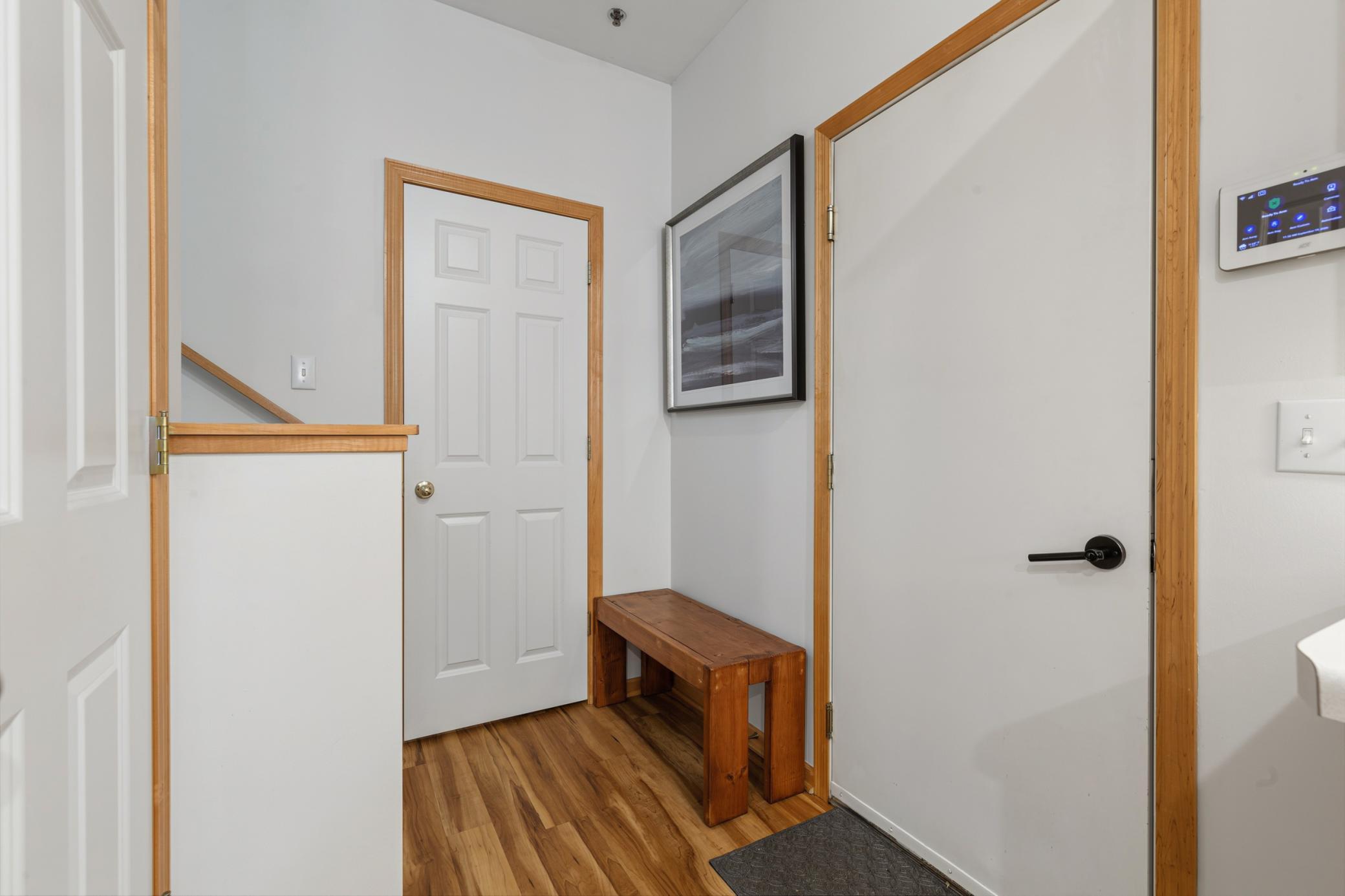 21_19 garage entry.jpg
