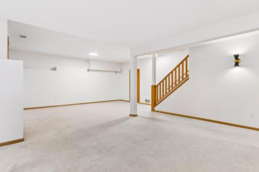 20299 Jupiter Way, Lakeville, MN 55044