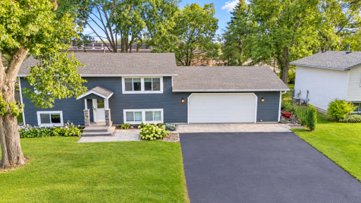 10225 99th Avenue N, Maple Grove, MN 55369