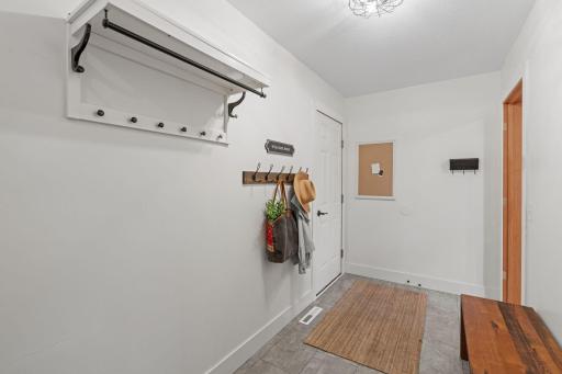 mudroom / laundry room directly off garage