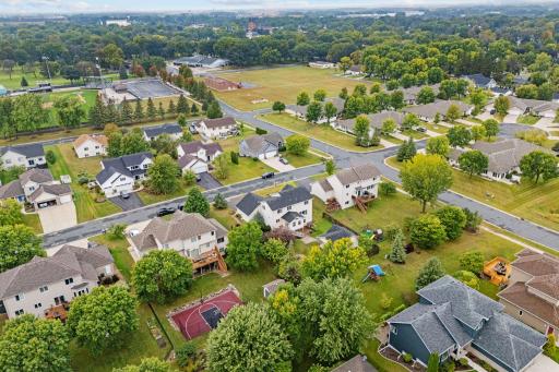 neighborhood view with view of park in background