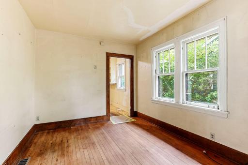 4718 Dupont Avenue N, Minneapolis, MN 55430