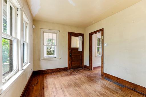 4718 Dupont Avenue N, Minneapolis, MN 55430