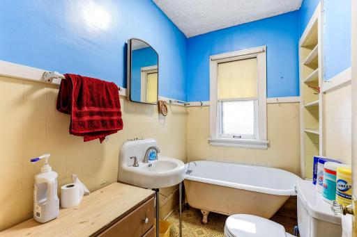 4718 Dupont Avenue N, Minneapolis, MN 55430