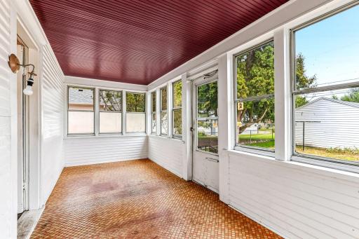 4718 Dupont Avenue N, Minneapolis, MN 55430
