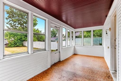 4718 Dupont Avenue N, Minneapolis, MN 55430