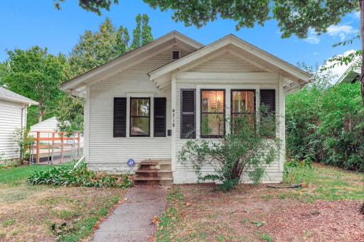 4718 Dupont Avenue N, Minneapolis, MN 55430